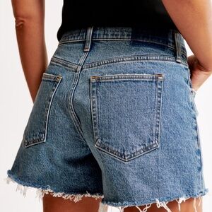 Abercrombie & Fitch The Boyfriend Fit Mid Rise Curve Love‎ Denim Shorts Size 32